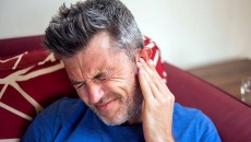 Nguyên nhân ù tai và giải pháp cải thiện từ thảo dược 