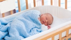 Sử dụng tiếng ồn trắng để giúp bé ngủ có an toàn?