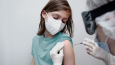 Tiêm vaccine COVID-19 cho trẻ em: Cần triển khai thận trọng