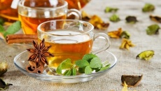 7 loại trà giúp bạn xoa dịu căng thẳng tự nhiên  