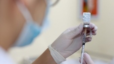 Thông tin mới nhất về sức khỏe 18 trẻ bị tiêm nhầm vaccine COVID-19
