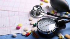 Vì sao người bệnh tăng huyết áp phải dùng thuốc thường xuyên?