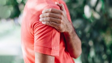 Tại sao xơ vữa động mạch có thể gây tê bì, nhức mỏi chân tay?