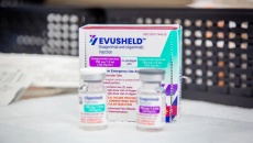 Đưa kháng thể đơn dòng Evusheld vào dự phòng COVID-19