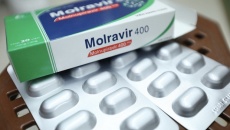 Tái nhiễm COVID-19 có thể dùng thuốc kháng virus Molnupiravir lần 2 không? 