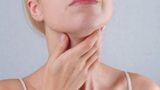 Nguyên nhân nào gây bệnh viêm họng hạt?