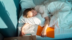 Nên nằm ngủ ở tư thế nào khi bị đau túi mật?