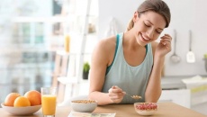 5 thói quen ăn sáng giúp 'đánh bay' mỡ bụng hiệu quả
