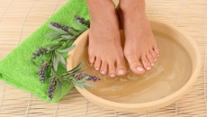 Hướng dẫn chăm sóc đôi bàn chân ngay tại nhà như đi spa