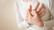 Bị đau tức ngực có phải do vi mạch vành bị tổn thương không?