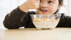 Những loại thực phẩm dù ngon nhưng có hại đối với trẻ em