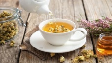 5 loại trà thảo mộc uống trước khi đi ngủ giúp giảm cân