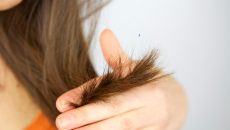 Mẹo khắc phục tình trạng tóc chẻ ngọn ngay tại nhà