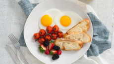 Vì sao nên thêm trứng vào bữa sáng?