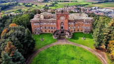 14 lâu đài châu Âu 'bước' ra từ truyện cổ tích