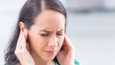Nguyên nhân nào dẫn tới tình trạng ù tai?