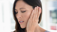Sử dụng thuốc nhỏ tai khi bị ù tai: Nên hay không?