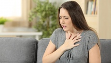 Đau ngực khó thở - Dấu hiệu cảnh báo bệnh lý tim mạch nguy hiểm