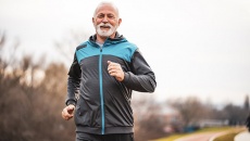 Trời trở lạnh, người cao tuổi cần lưu ý gì khi tập thể dục?
