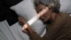 Ngủ ít hơn 5 giờ mỗi đêm làm tăng nguy cơ mắc nhiều bệnh mạn tính