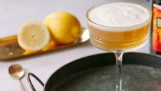 Toffee apple sour cocktail