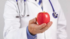 Ăn 1 quả táo mỗi ngày có thật sự giúp bạn khỏe mạnh hơn?
