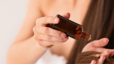 4 loại dầu dưỡng cho mái tóc chắc khỏe