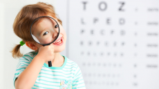 Thói quen giúp trẻ có đôi mắt khỏe mạnh