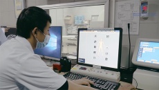 Người bệnh ở Bệnh viện Đại học Y Hà Nội được chẩn đoán hình ảnh không in phim