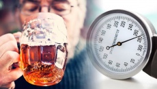 Người bệnh tăng huyết áp có uống bia được không?