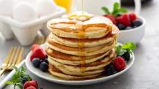 Món ngon mỗi ngày: Bữa sáng tràn đầy năng lượng, đủ dinh dưỡng với bánh pancake