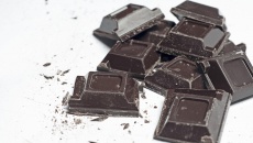 Nghiên cứu mới: Người cao tuổi ăn chocolate giảm nguy cơ mắc bệnh Tim mạch