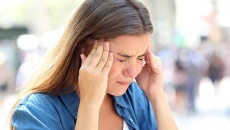 Nhức đầu chùm còn ảnh hưởng nặng nề tới phụ nữ