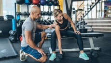 Tập thể hình đúng tư thế cần tránh những lỗi sau