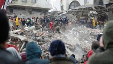 Xúc động khoảnh khắc giải cứu các em bé sau trận động đất ở Thổ Nhĩ Kỳ