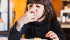 Chuyên gia gợi ý những thực phẩm tốt cho não bộ của trẻ