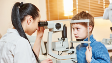Loại thuốc nhỏ mắt giúp kiểm soát cận thị tiến triển ở trẻ em