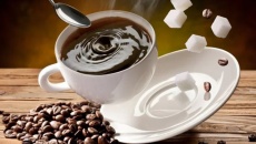 Uống cà phê cùng ít đường vào buổi sáng có thể giúp giảm cân
