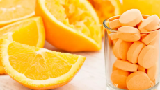 Vì sao nên bổ sung vitamin C vào mùa Hè?