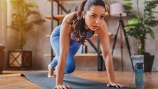 Rèn luyện cơ bắp toàn thân ngay tại nhà với bài tập 8 động tác