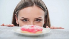 7 mẹo giúp giảm cảm giác thèm ăn