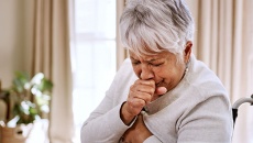 Tư thế giúp người bệnh COPD giảm khó thở