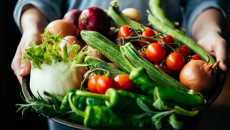 Trái cây và rau củ mùa Hè giúp giảm cholesterol