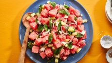 Công thức salad dưa hấu cho ngày nắng nóng