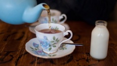 Uống 2 tách trà mỗi ngày giúp bảo vệ não bộ