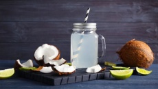 Tại sao nước dừa là thức uống giải nhiệt tốt trong mùa Hè?