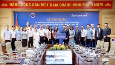 Việt Nam nhận 258.000 liều vaccine 5 trong 1 để tiêm miễn phí cho trẻ