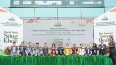 Chứng kiến màn cuốn và cắt chiếc Kimbap dài nhất Việt Nam tại Wellness Expo 2023