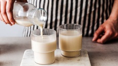 Chọn loại sữa nào để bảo vệ sức khỏe xương?