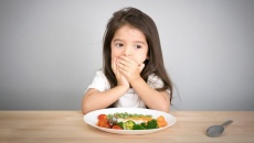 4 lời khuyên dành cho cha mẹ có con kén ăn